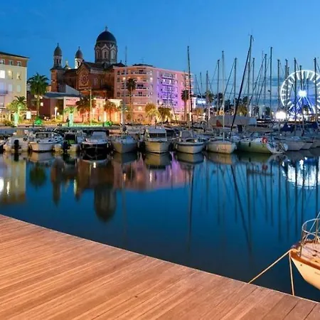 F2 Mezzanine Centre 1 Min De La Апартаменти