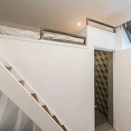 F2 Mezzanine Centre 1 Min De La Апартаменти